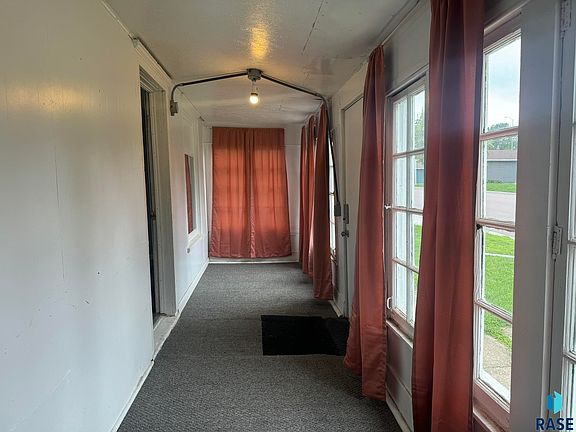 5th image of 322 N Catherine Ave