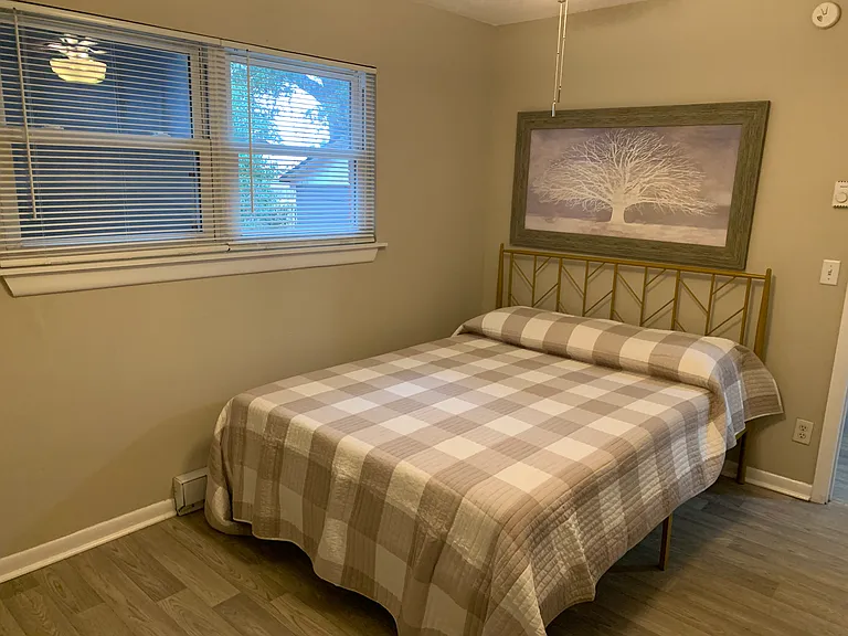 3739 Saint Johns Ave #1B — Photo 3