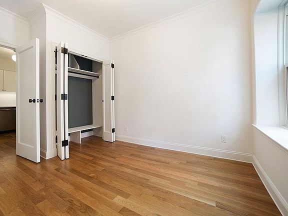 3rd image of 222 Pacific St #B1