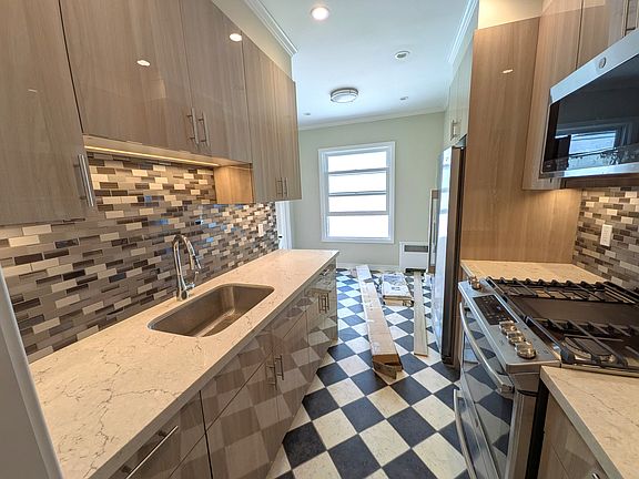 2nd image of 3560 19th St APT 3