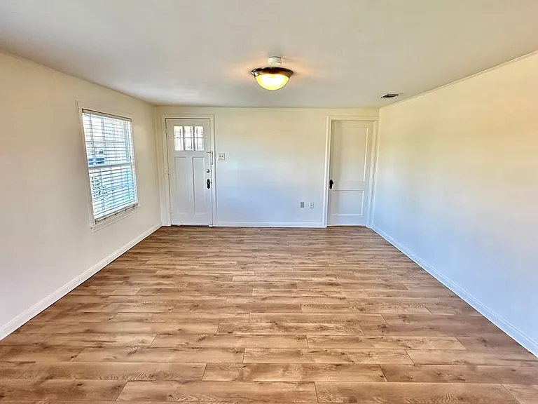 3207 Grape Creek Rd — Photo 4