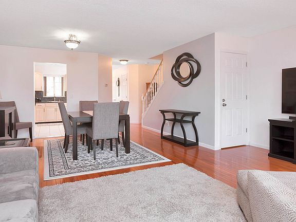 5th image of 1403 Windsor Ln