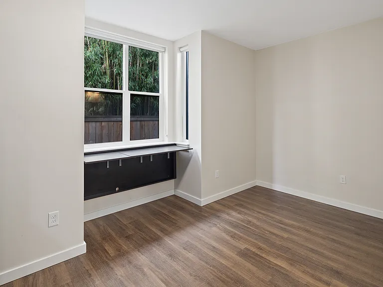 3635 Phinney Ave N — Photo 21