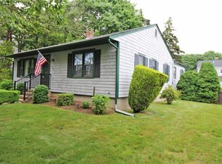20 Toppa Blvd, Newport, RI 02840