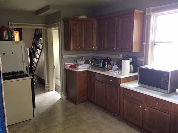 5th image of 114 N 4th St APT D