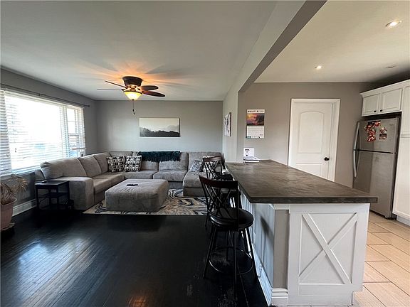 2nd image of 3523 Hyman Dr