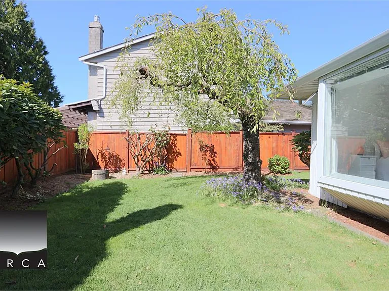6400 Dakota Dr — Photo 32