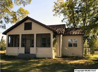 220 Drennen Dr, Anniston, AL 36205