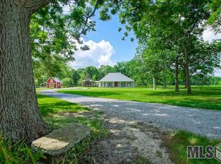 885 River Rd, Sunshine, LA 70780