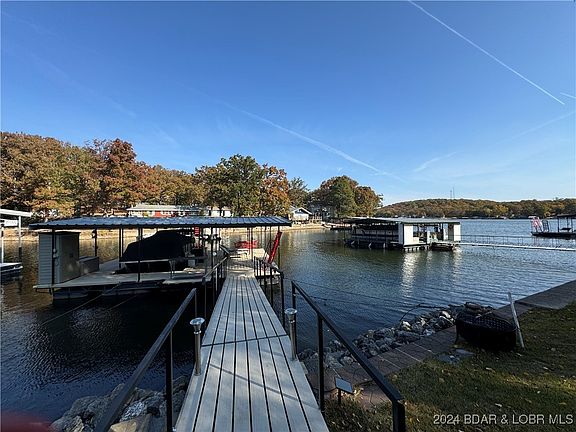 3rd image of 32215 Lee Dr