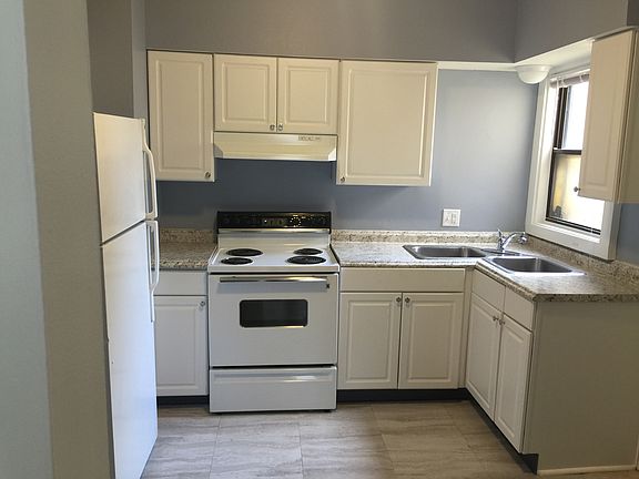 2nd image of 54-56 Grand Ave #4