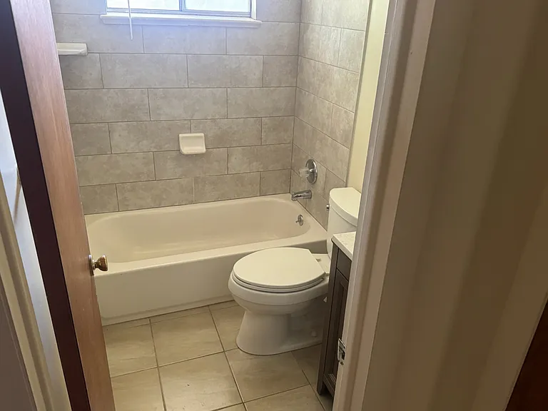 1628 S Locust St — Photo 26