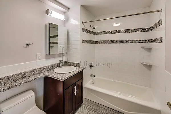 Rented by Bouklis Group | media 9