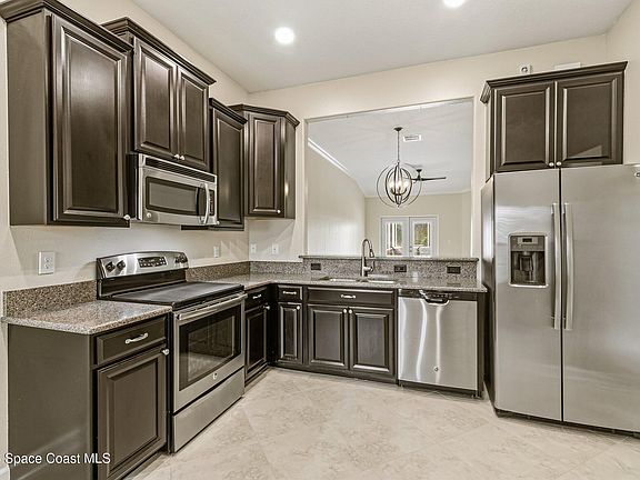 5th image of 3566 Bancroft Dr