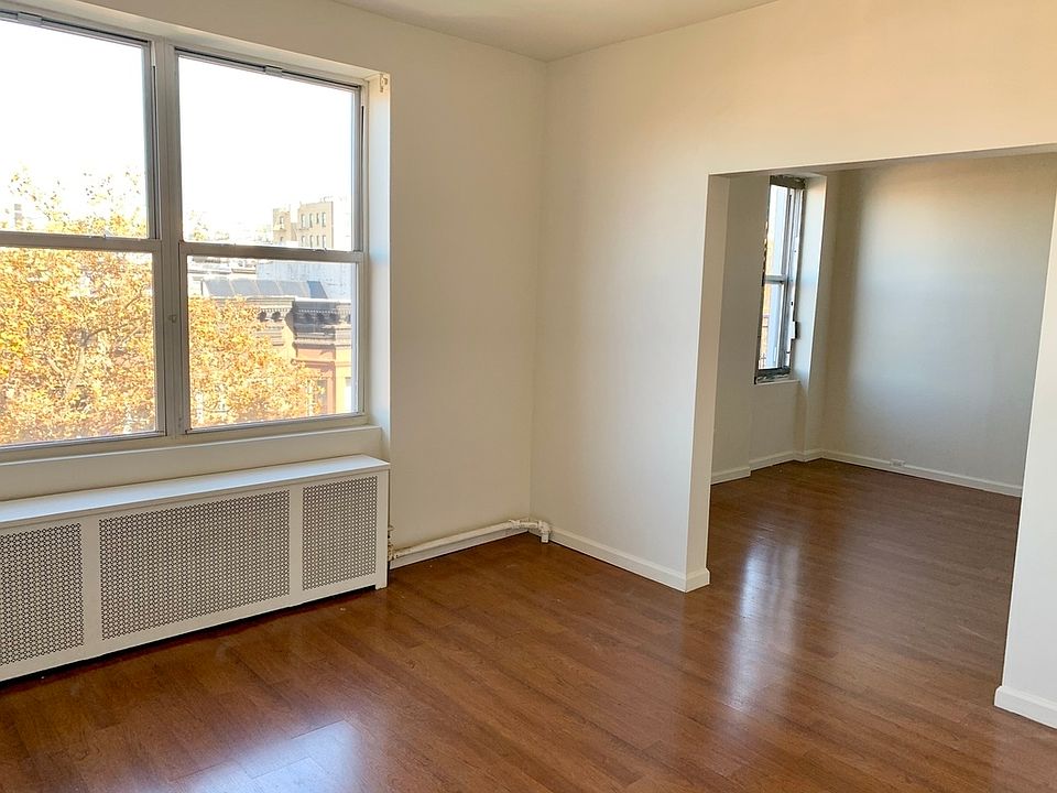 1st image of 618 11th St #4