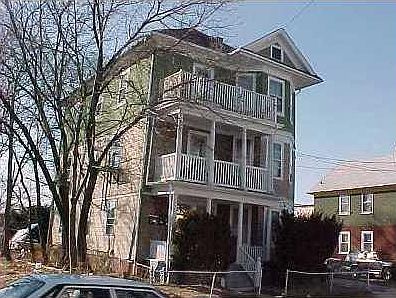 1st image of 322 Lowell Ave #3