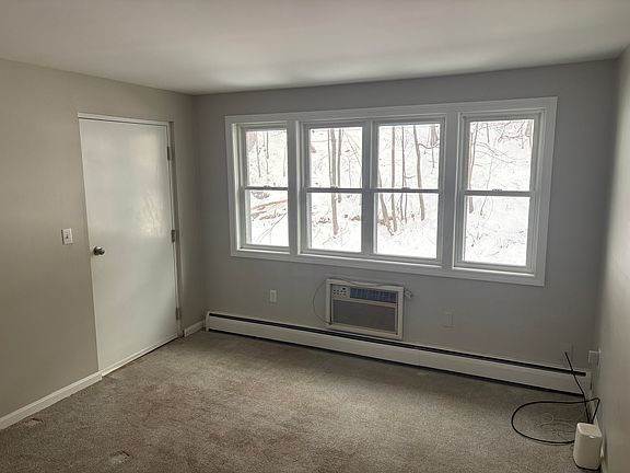 2nd image of 40 Thomas St APT 3