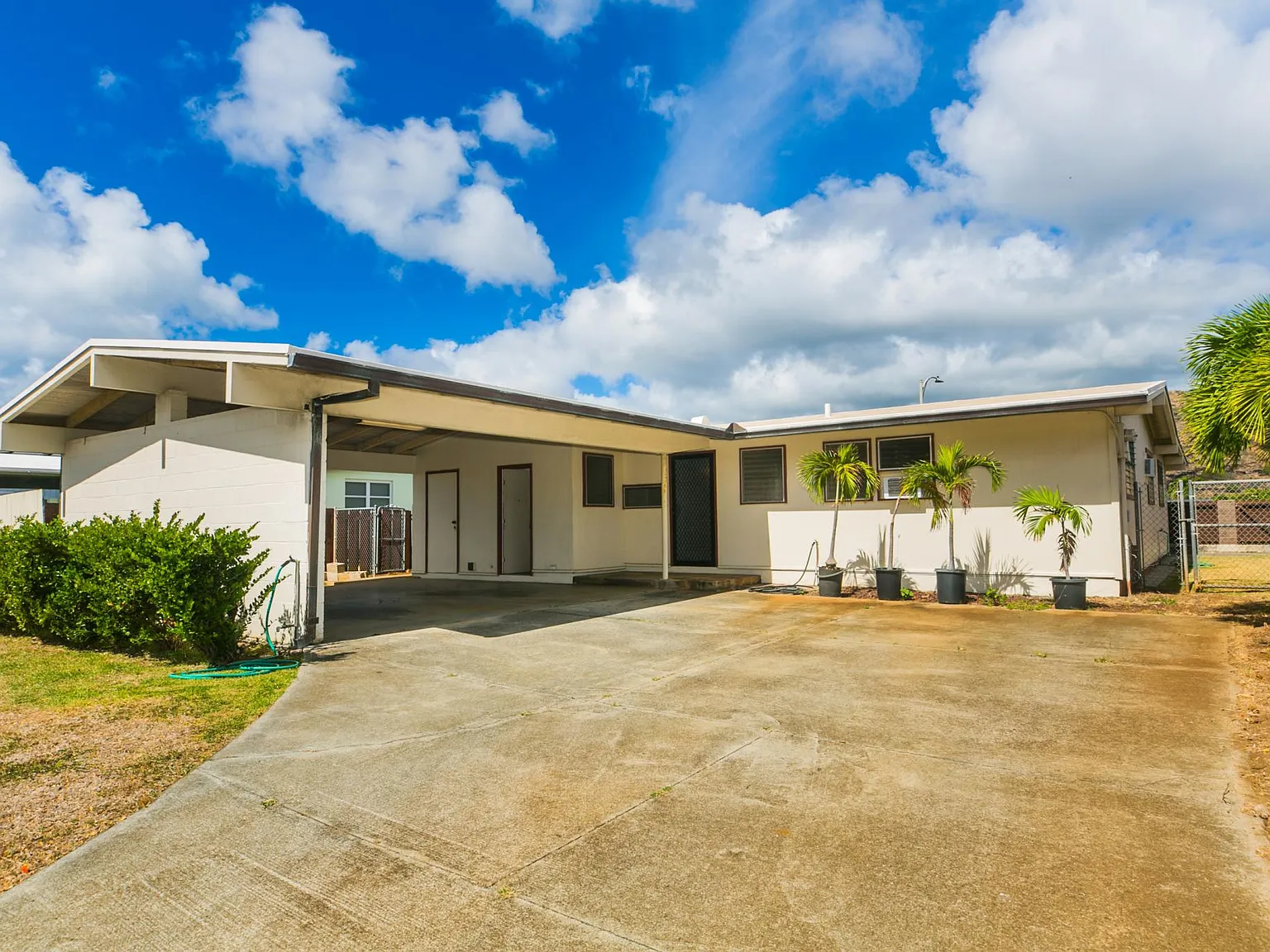 3 bed, 1.5 bath, 1517 sqft, $4,000 — Photo 1