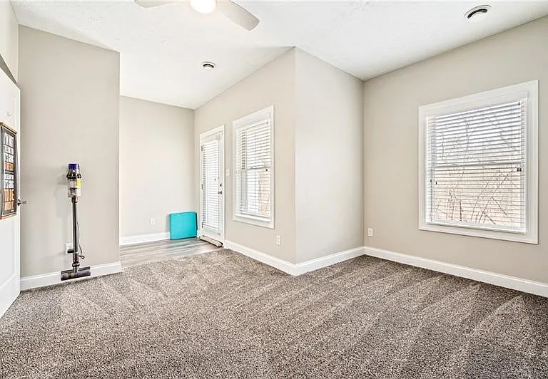 143 Aberdeen Ct — Photo 22