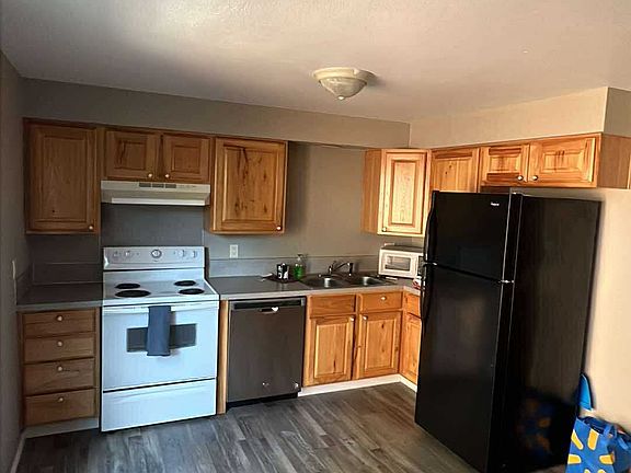 5th image of 427 Thomas St NW