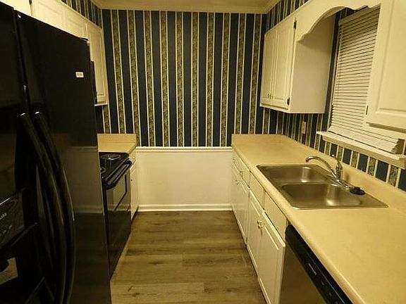 4th image of 2834 Cranbrook Dr
