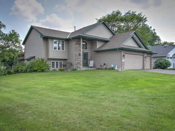300 101st Ct NE, Blaine, MN 55434