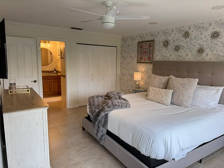 1800 Mariner Dr #6 — Photo 17