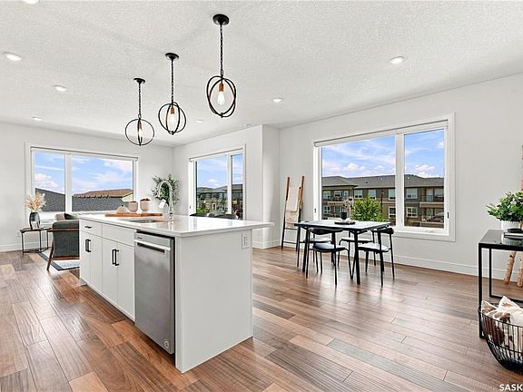 3rd image of UNIT 300-105 Willis CRESCENT