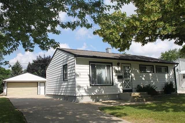 1st image of 204 14th Ave