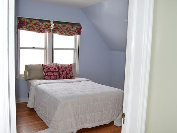 3rd image of 2234 Hayes St NE