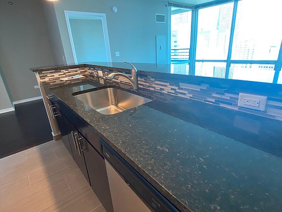 3rd image of 512 N McClurg Ct APT 4005