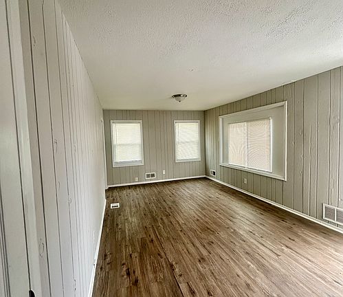 5th image of 5108 E 30th St