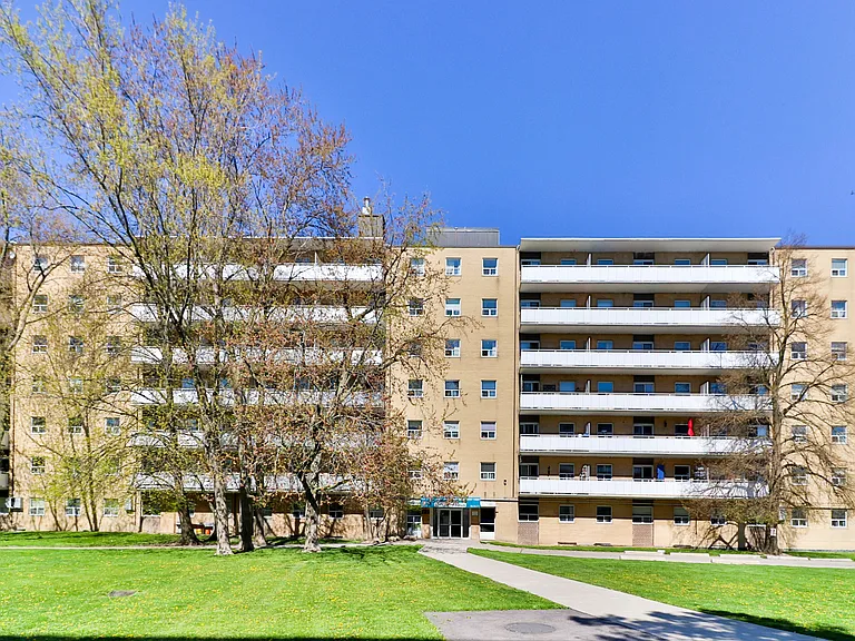 220 Lake Promenade — Photo 11