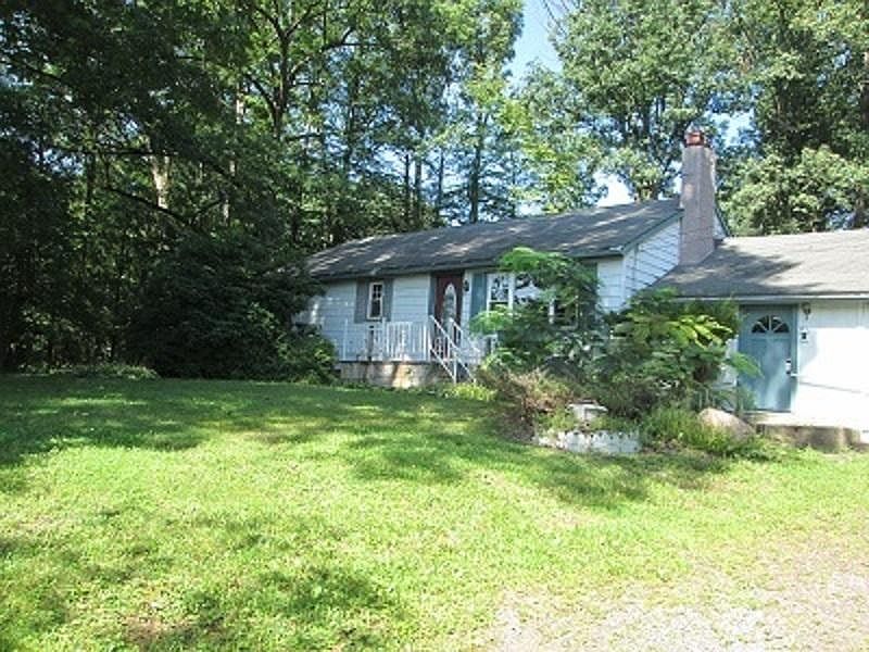2nd image of 131 Municipal Rd #A