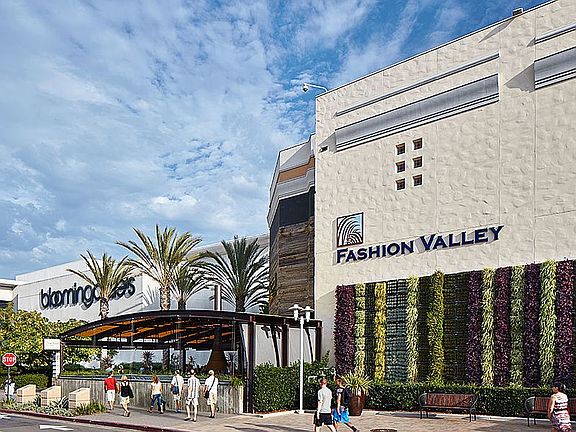 Walk to 200+ high-end stores