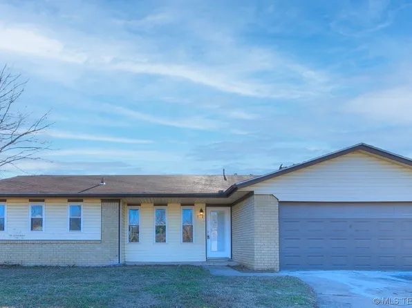 718 Jamaica Dr, Sand Springs, OK 74063