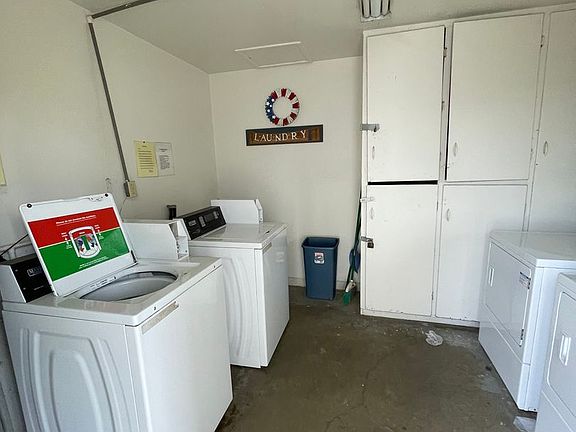 3rd image of 311-321 E Elm St #321-3