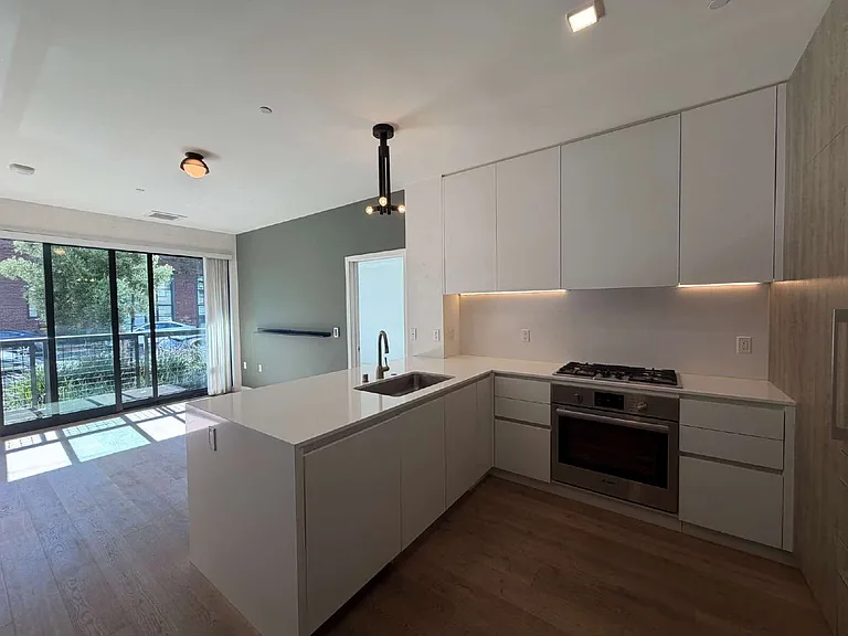 815 Tennessee St #111 — Photo 2