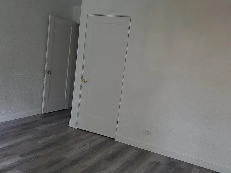 2536 Yates St #N — Photo 8