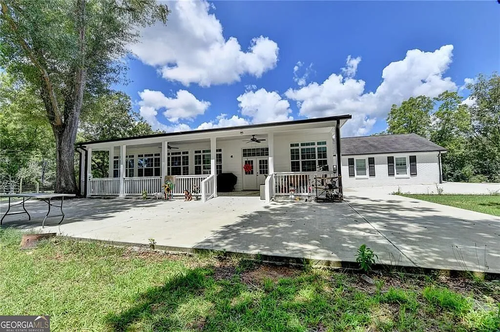 4 bed, 3.5 bath, 5686 sqft, $4,500 — Photo 1
