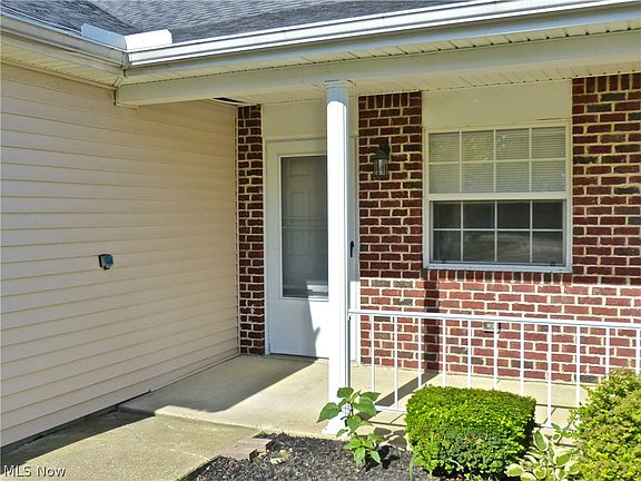 2nd image of 785 N Creek Dr