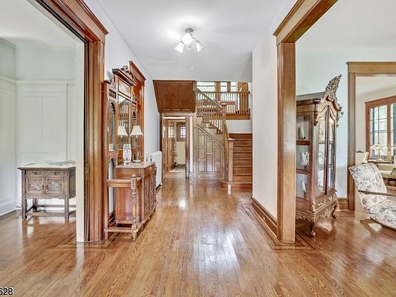 2nd image of 282 Melrose Pl