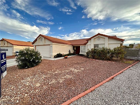 3rd image of 6445 Chippindale Ln