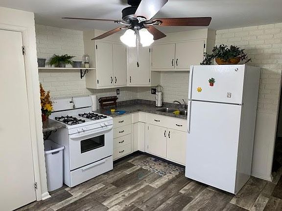 3rd image of 1514 Woodside Dr