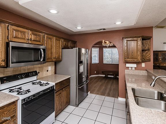 3rd image of 3520 Tarpon Dr