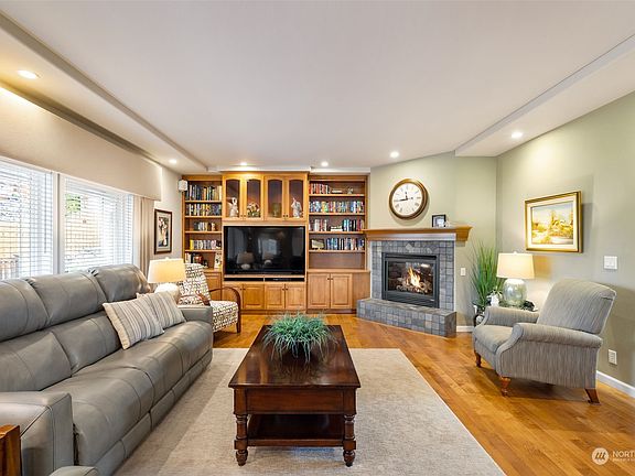 3rd image of 6038 Sandpiper Court