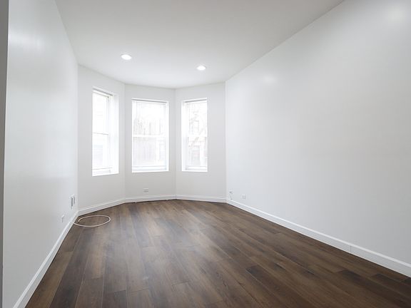 2nd image of 1438 W Flournoy St APT 1F