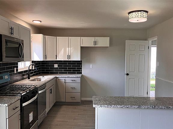 5th image of 7407 Rose Grove Ct