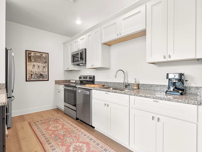 The Grad Luxury Apartments — Photo 12