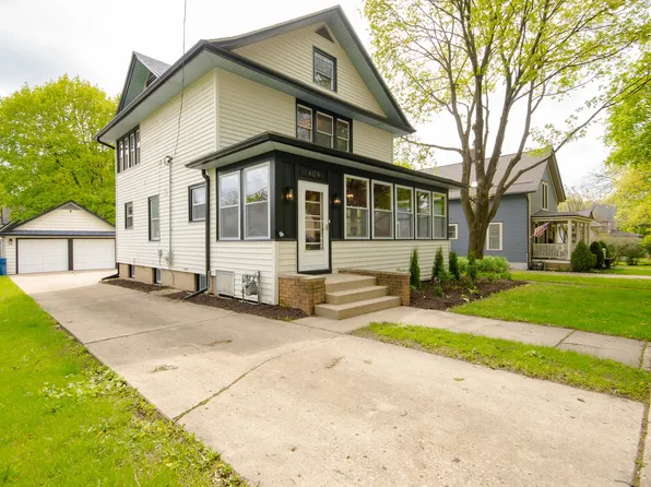 409 S 3rd St, Dundee, IL 60118